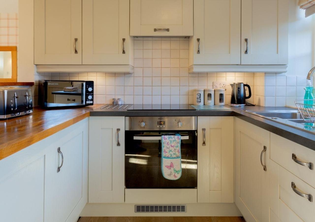 Jasmine Cottage - 2 Bedroom In Heart Of Bourton! Exterior foto