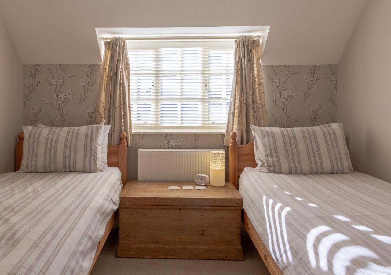 Jasmine Cottage - 2 Bedroom In Heart Of Bourton! Exterior foto
